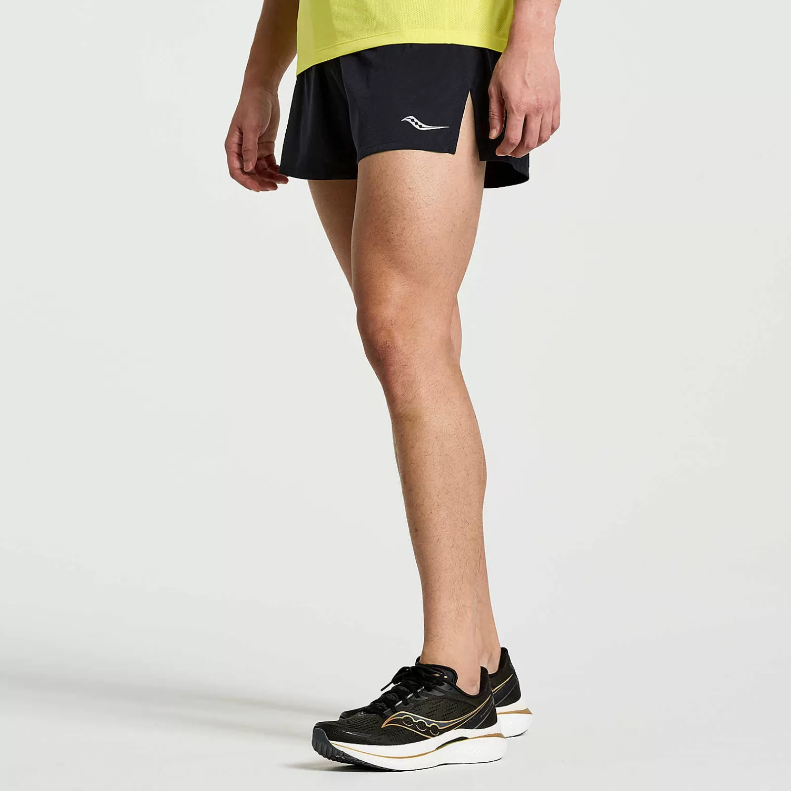 Bottoms<Saucony Outpace 2.5\" Split Short Black